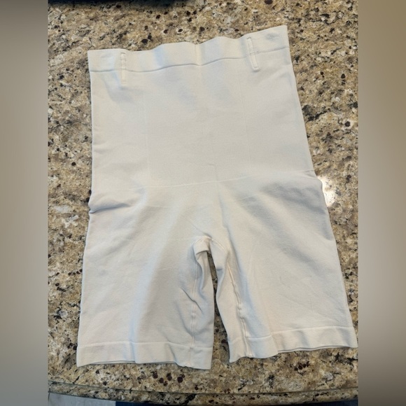 Shapermint Other - Shapermint ivory High-Waisted Cream Shapewear Shorts xl/2xl no flaws